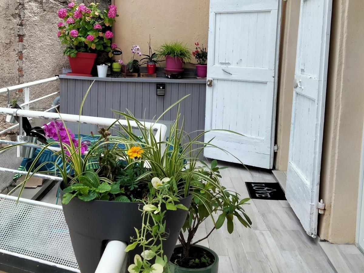 Les Chambres Hautes D'Anastasia Rodez Esterno foto