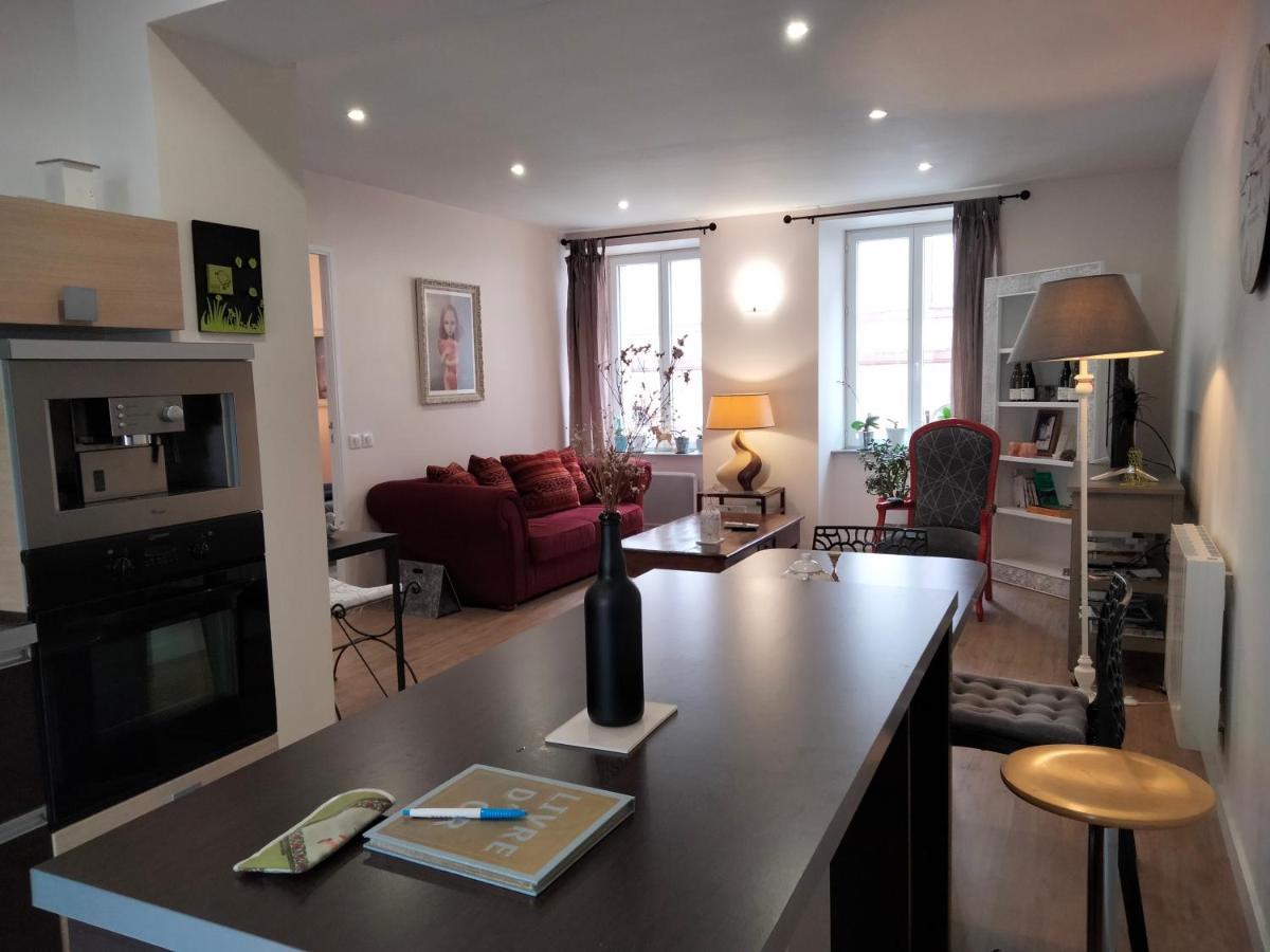 Les Chambres Hautes D'Anastasia Rodez Esterno foto