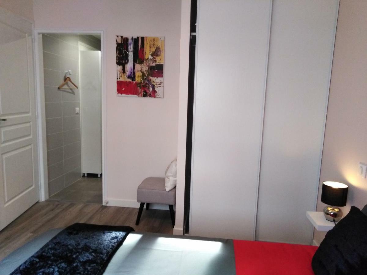 Les Chambres Hautes D'Anastasia Rodez Esterno foto