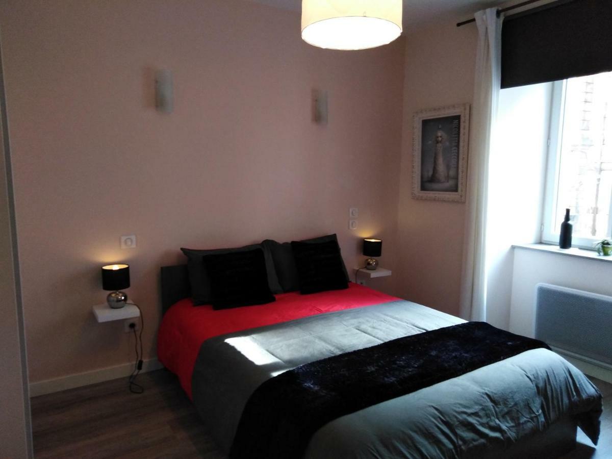 Les Chambres Hautes D'Anastasia Rodez Esterno foto